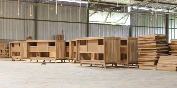 buros de madera de pino