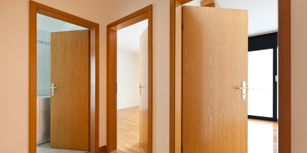 puertas y marcos de madera